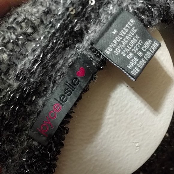 Joyce Leslie sweater and matching infinity scarf - Picture 5 of 5